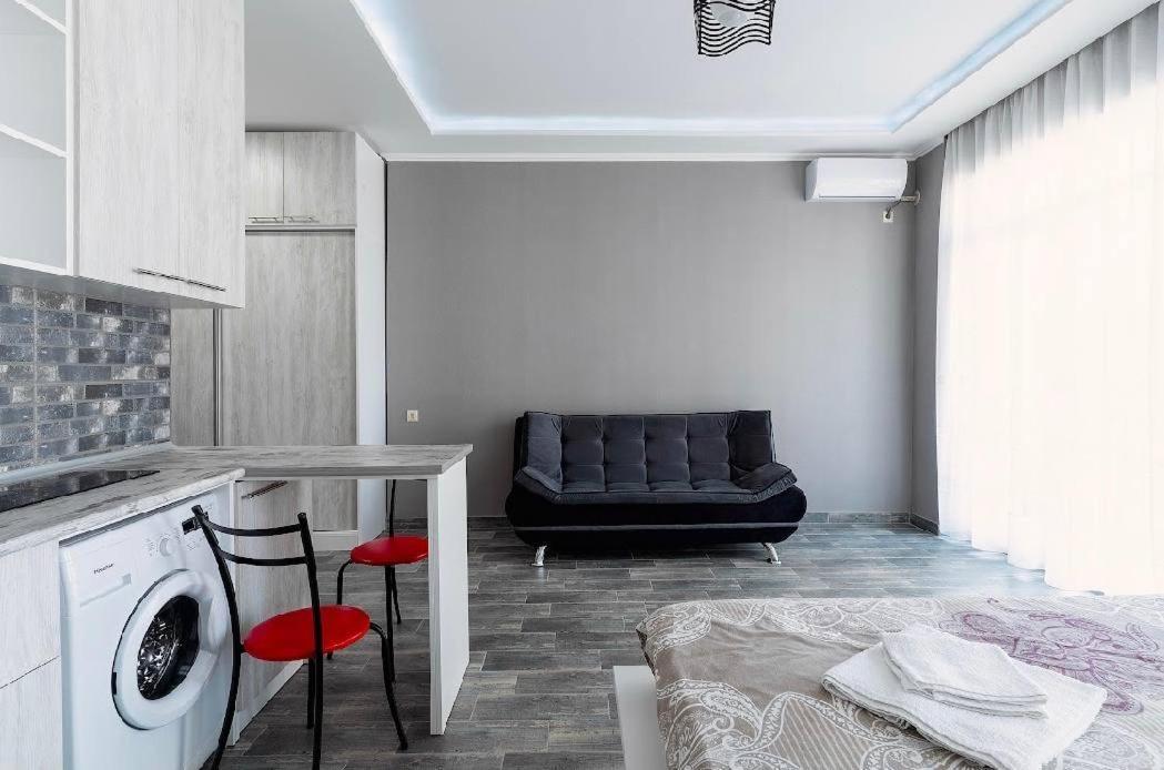 Apartments Kristo Батуми Экстерьер фото