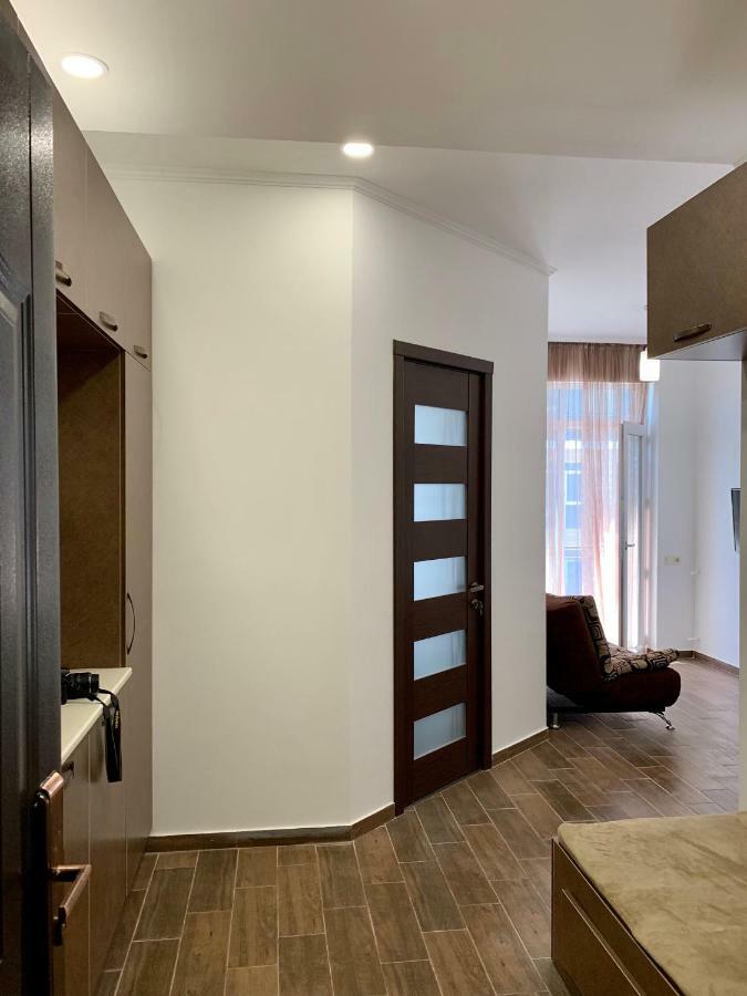 Apartments Kristo Батуми Экстерьер фото