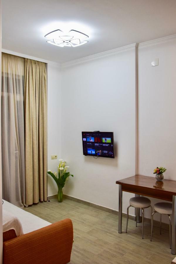 Apartments Kristo Батуми Экстерьер фото